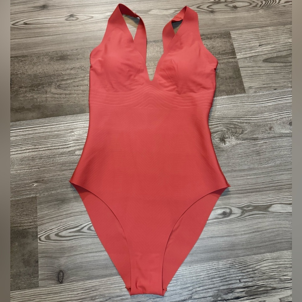 Cupshe Coral V-Neck One-Piece Swimsuit